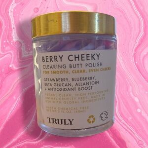 TRULY Berry Cheeky Clearing Butt Polish - Pink & Gold